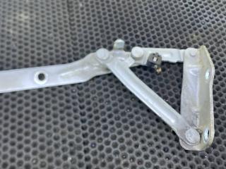 петля капота правая Volkswagen Transporter T5 (2003 - 2009), 7H0823302D